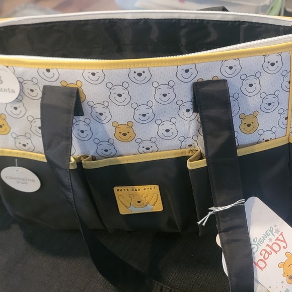 NWT Winnie The Pooh Diaper Bag Set. 8 pieces. Never Used - Picture 7 of 15